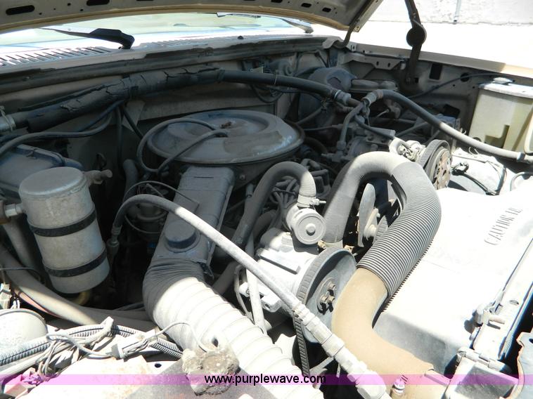 image for item K8086 1985 Ford F150 pickup truck