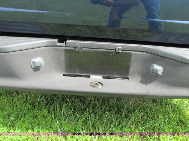 image for item R9318 2005 Dodge Dakota ST Club Cab pickup truck