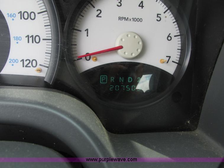 image for item R9318 2005 Dodge Dakota ST Club Cab pickup truck