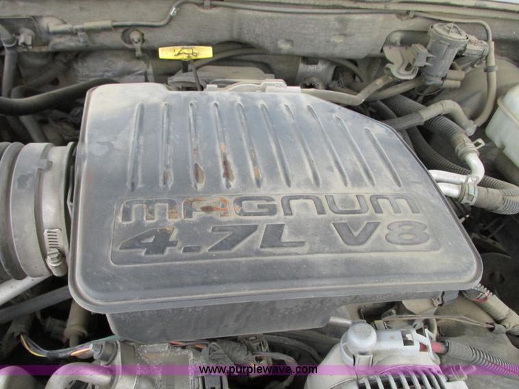 image for item R9318 2005 Dodge Dakota ST Club Cab pickup truck