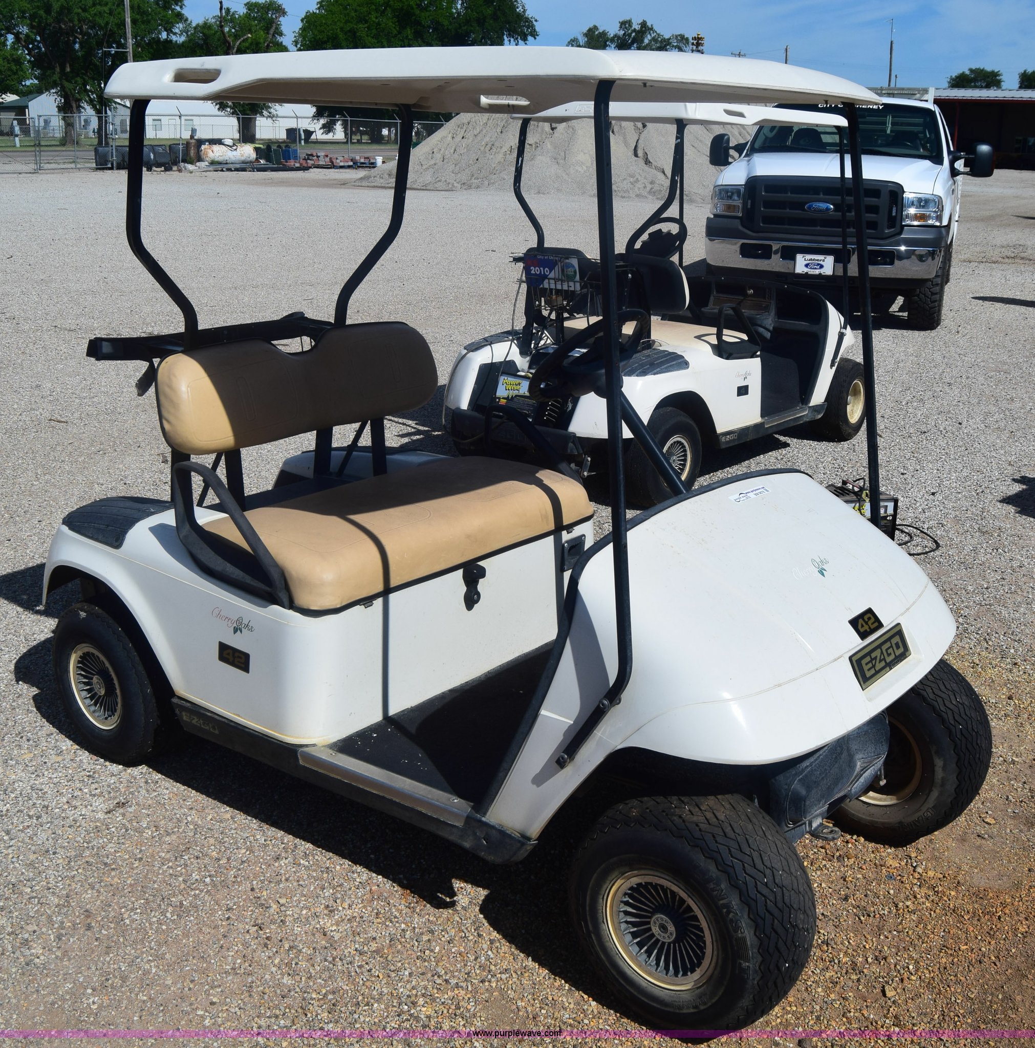EZ GO golf cart in Cheney, KS Item BM9878 sold Purple Wave