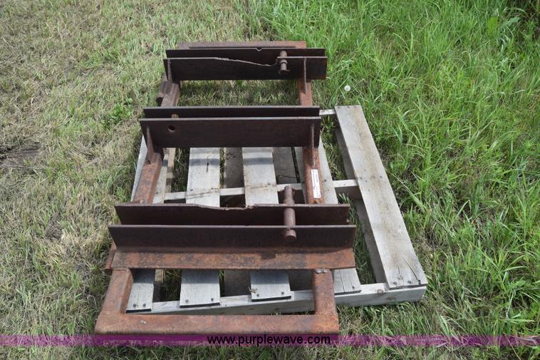 image for item BM9849 Header attachment