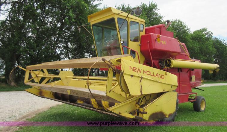 image for item D2486 New Holland 975 combine