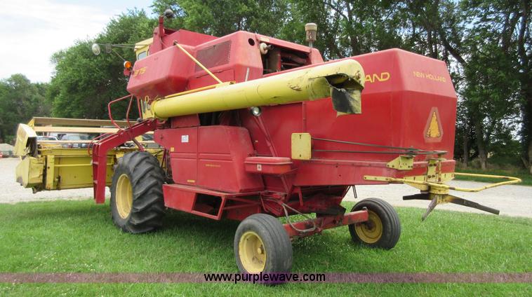 image for item D2486 New Holland 975 combine