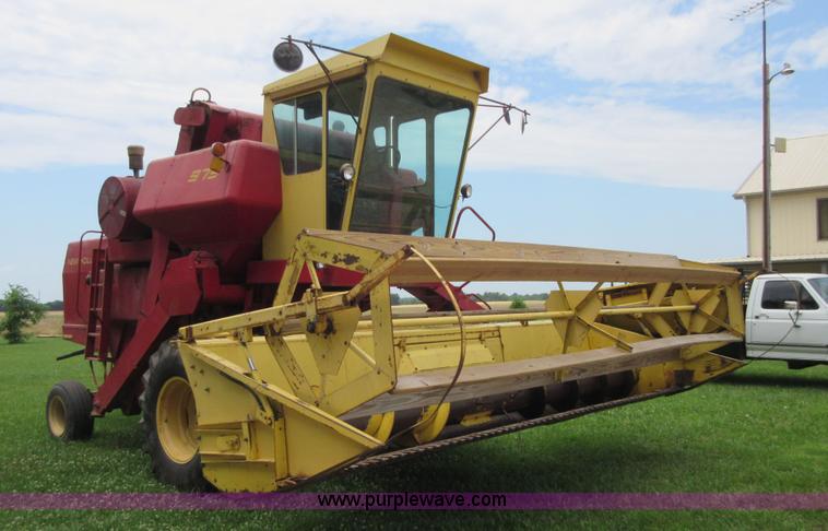 image for item D2486 New Holland 975 combine