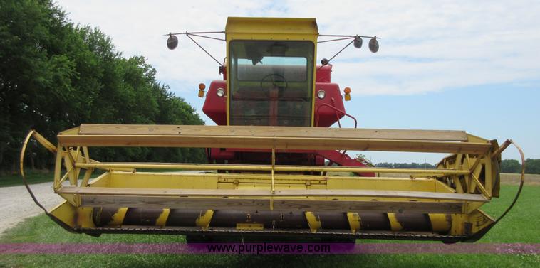 image for item D2486 New Holland 975 combine