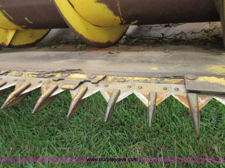 image for item D2486 New Holland 975 combine