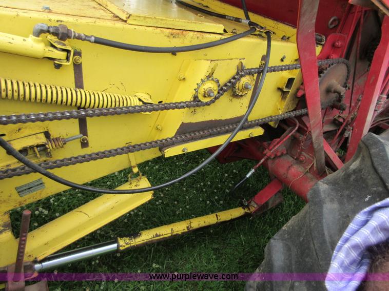 image for item D2486 New Holland 975 combine