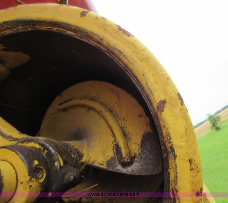 image for item D2486 New Holland 975 combine