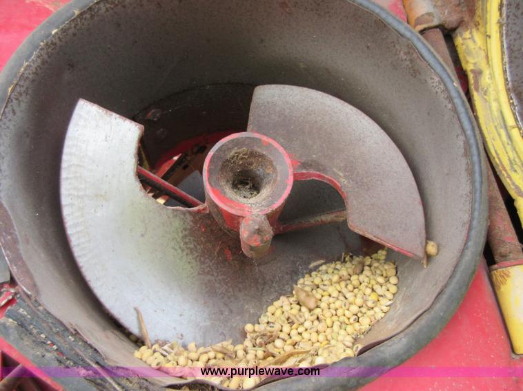 image for item D2486 New Holland 975 combine