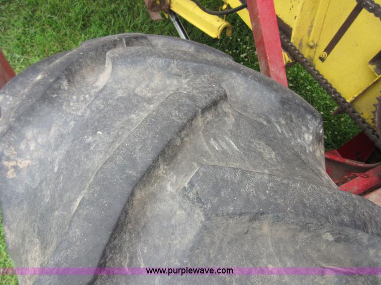 image for item D2486 New Holland 975 combine