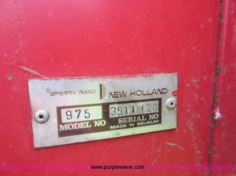 image for item D2486 New Holland 975 combine