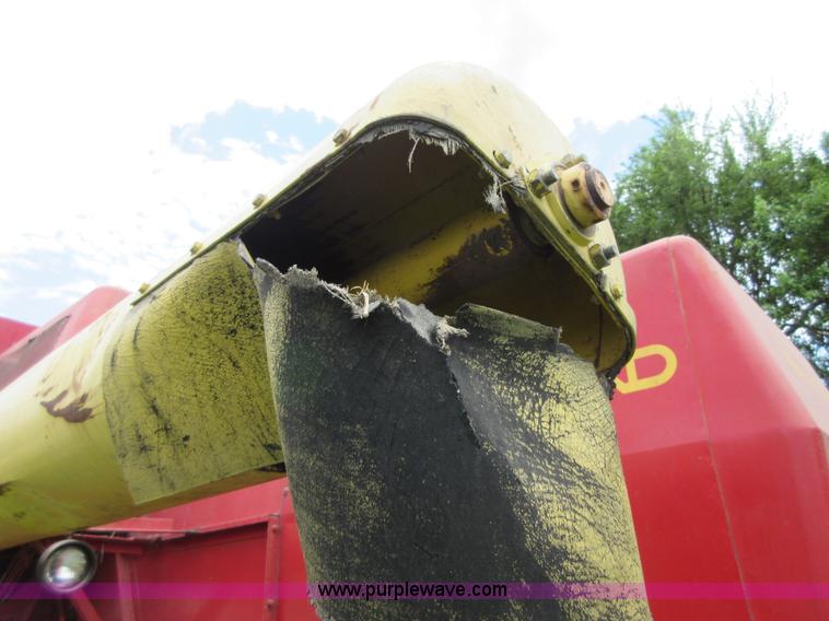 image for item D2486 New Holland 975 combine