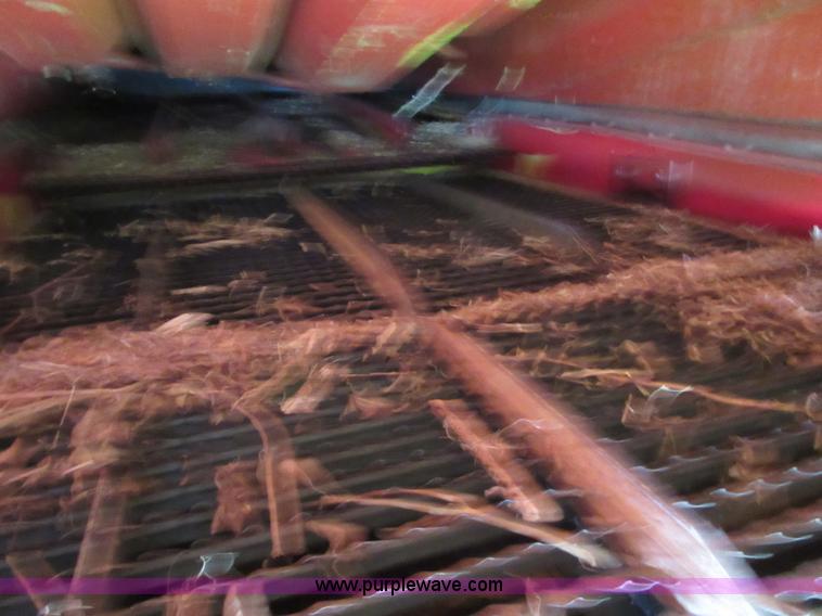 image for item D2486 New Holland 975 combine