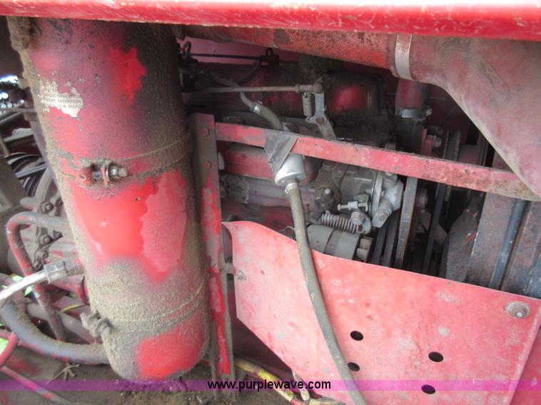 image for item D2486 New Holland 975 combine