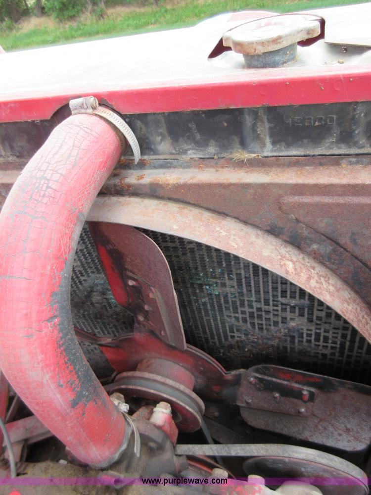 image for item D2486 New Holland 975 combine