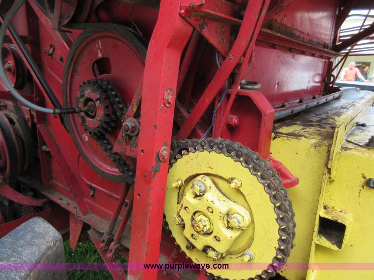 image for item D2486 New Holland 975 combine