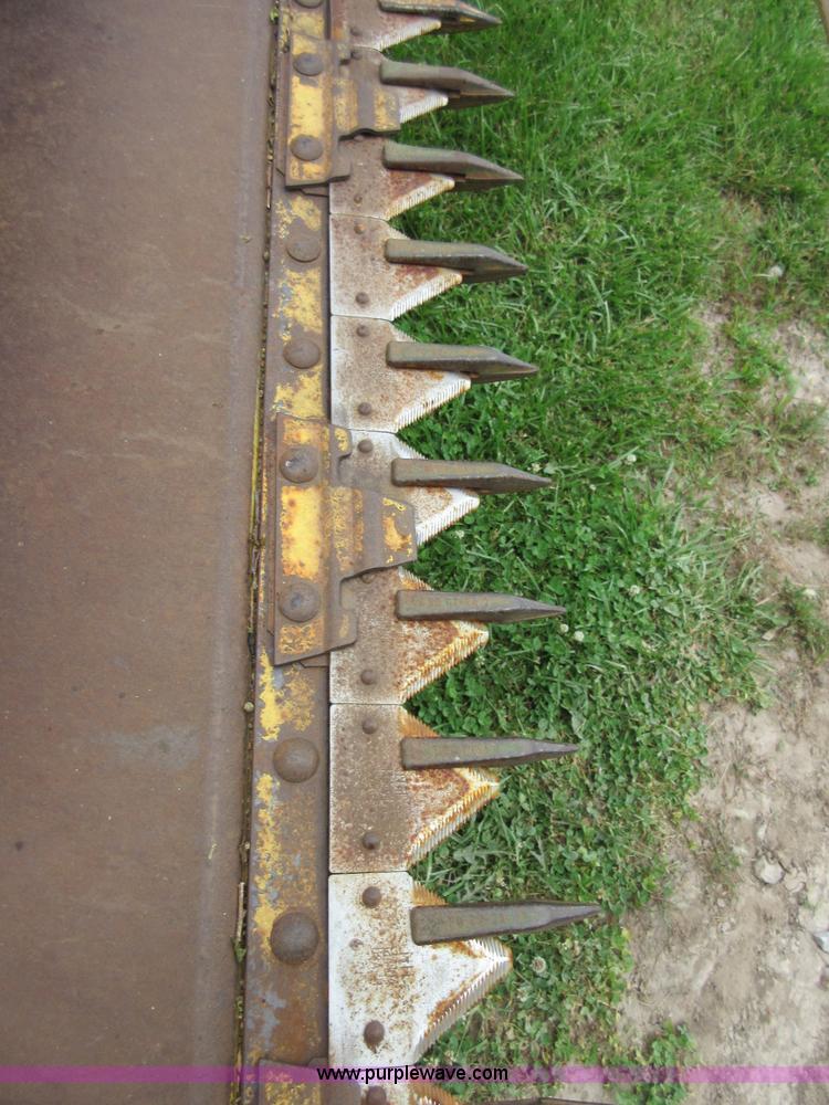 image for item D2486 New Holland 975 combine