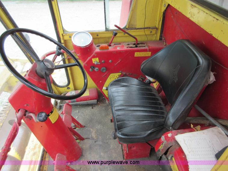 image for item D2486 New Holland 975 combine