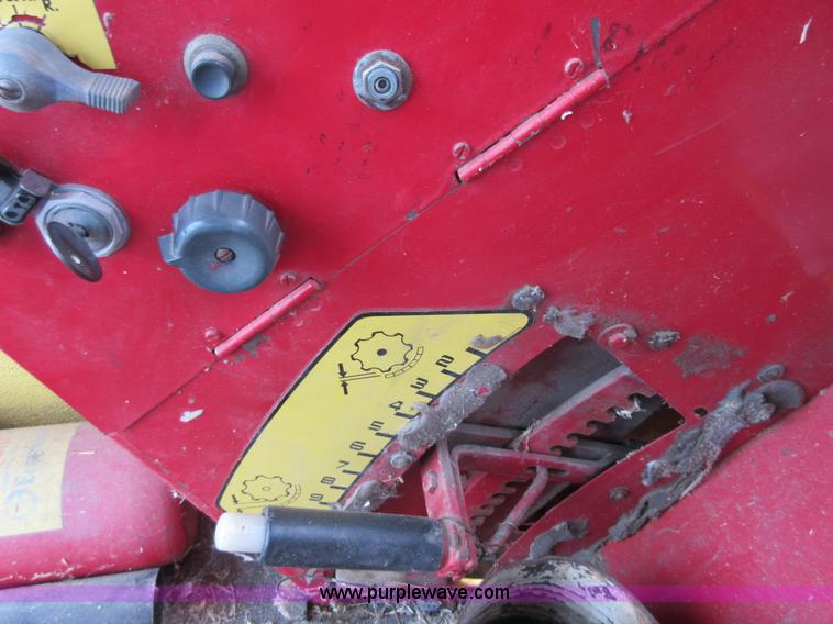 image for item D2486 New Holland 975 combine