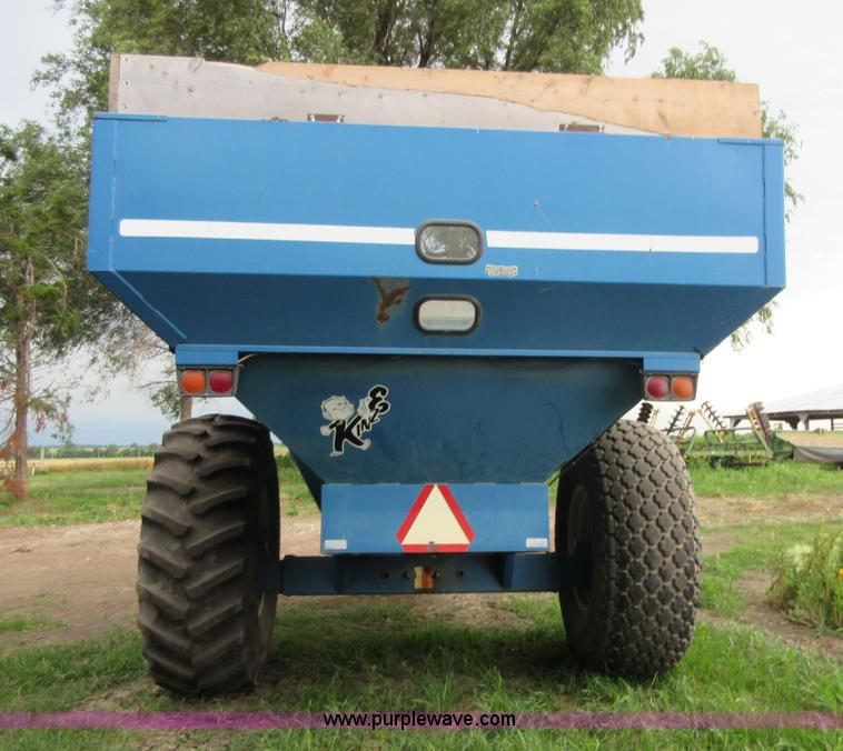 image for item D2488 Kinze 640 grain cart