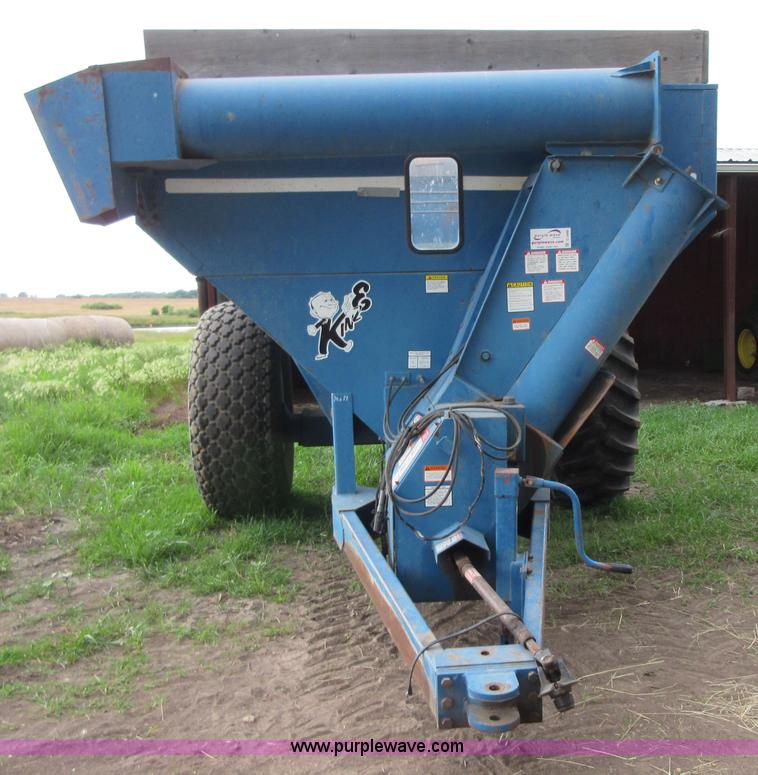 image for item D2488 Kinze 640 grain cart