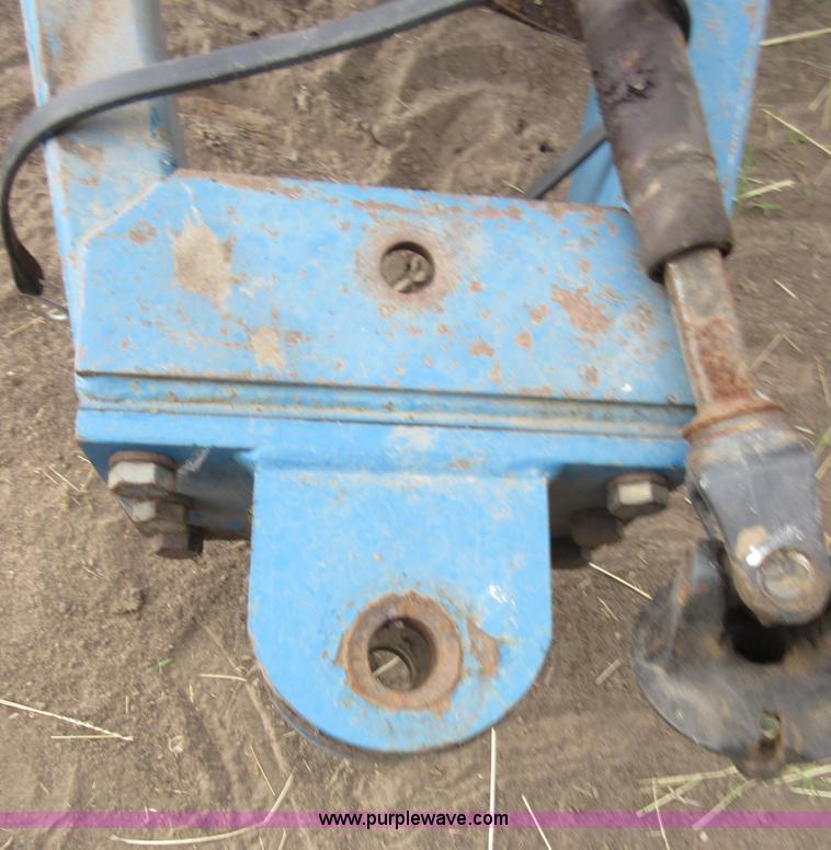 image for item D2488 Kinze 640 grain cart