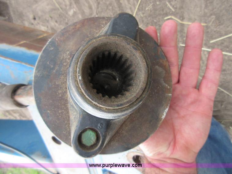 image for item D2488 Kinze 640 grain cart