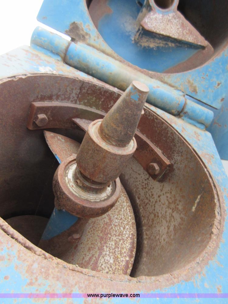 image for item D2488 Kinze 640 grain cart