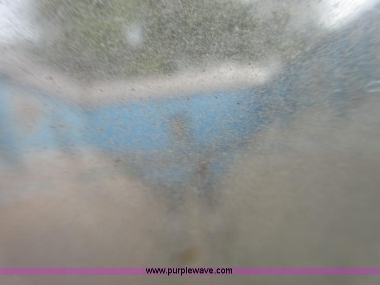 image for item D2488 Kinze 640 grain cart