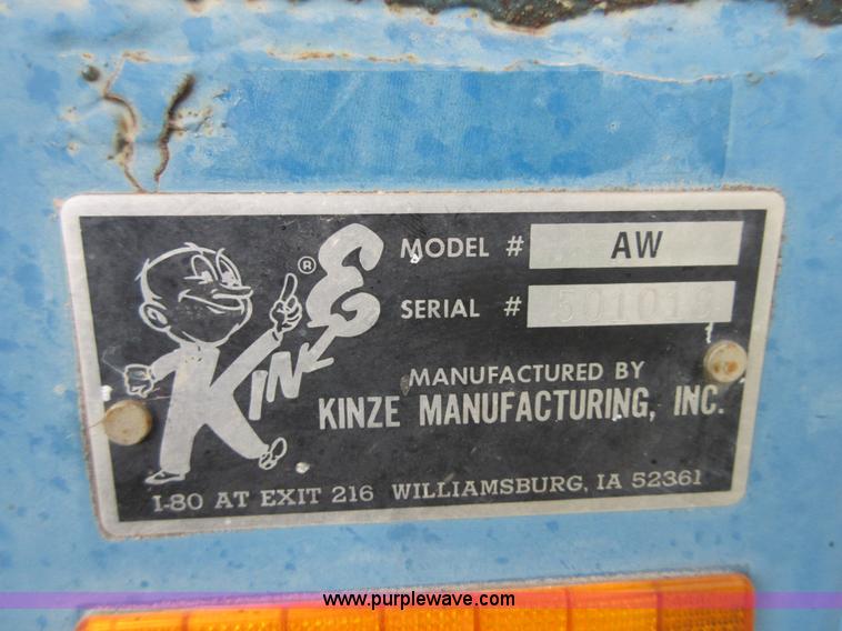image for item D2488 Kinze 640 grain cart