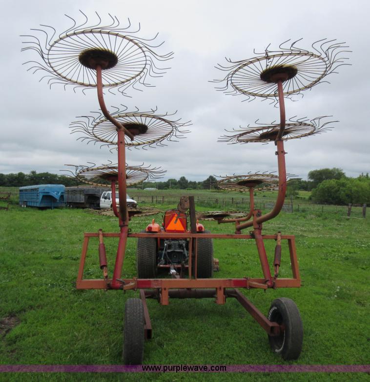 image for item G3688 Vicon H1240 eight wheel hay rake