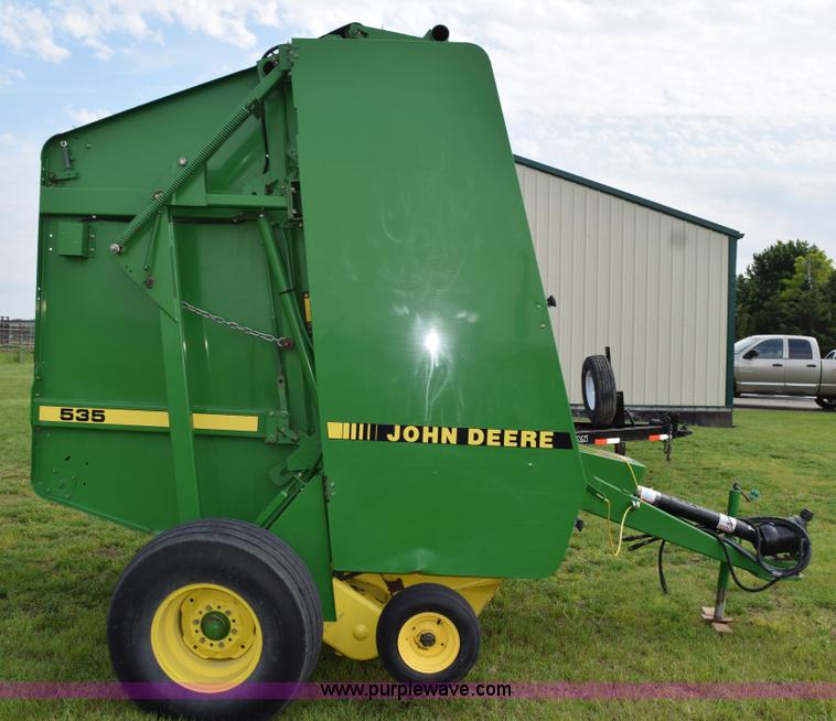 image for item H5047 1991 John Deere 535 round baler