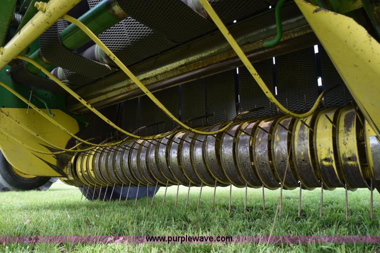 image for item H5047 1991 John Deere 535 round baler