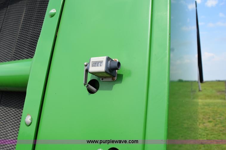 image for item H5047 1991 John Deere 535 round baler