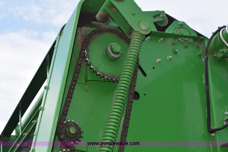 image for item H5047 1991 John Deere 535 round baler