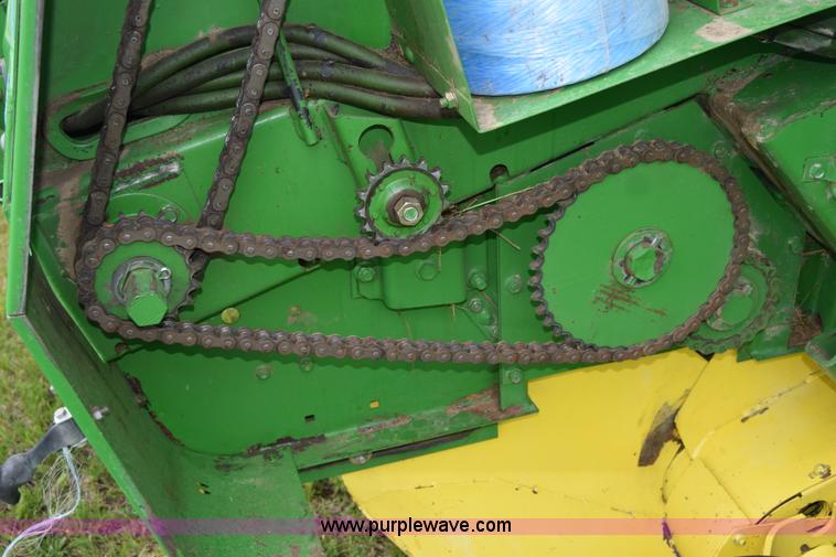 image for item H5047 1991 John Deere 535 round baler