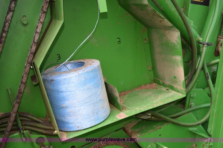 image for item H5047 1991 John Deere 535 round baler