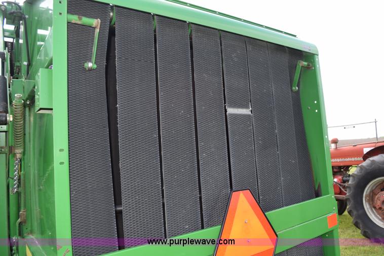 image for item H5047 1991 John Deere 535 round baler