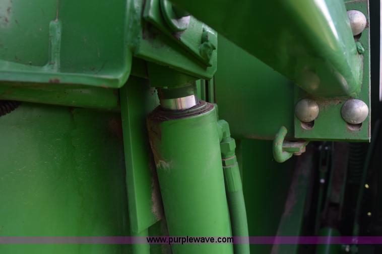 image for item H5047 1991 John Deere 535 round baler