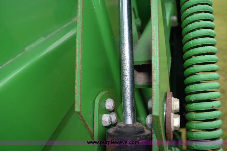 image for item H5047 1991 John Deere 535 round baler