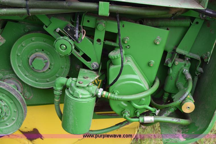 image for item H5047 1991 John Deere 535 round baler