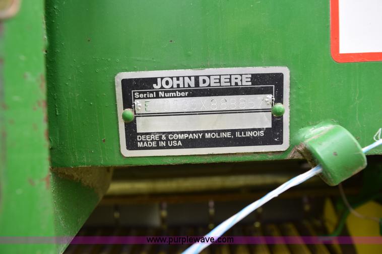 image for item H5047 1991 John Deere 535 round baler