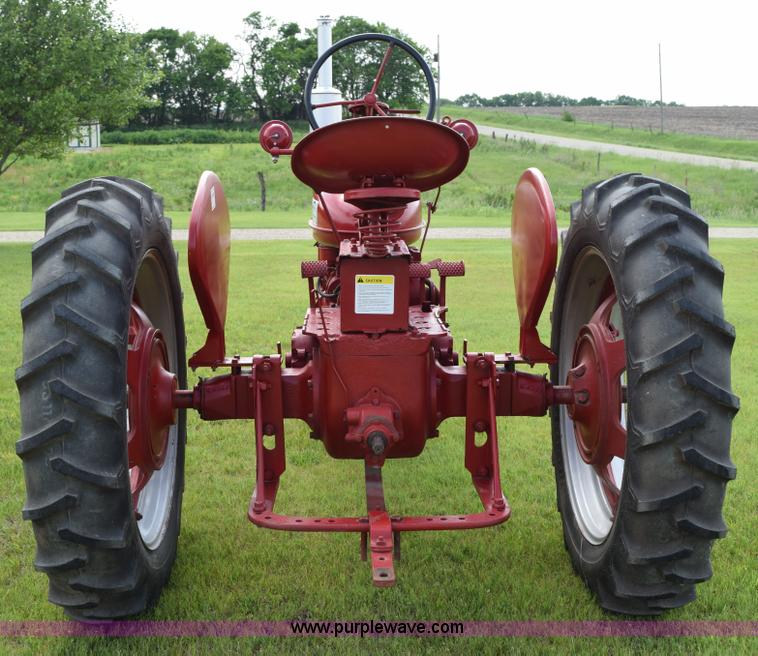 image for item H5049 Farmall Super H tractor