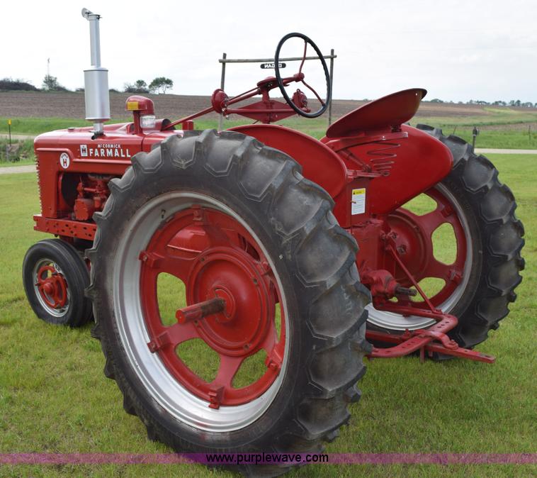 image for item H5049 Farmall Super H tractor