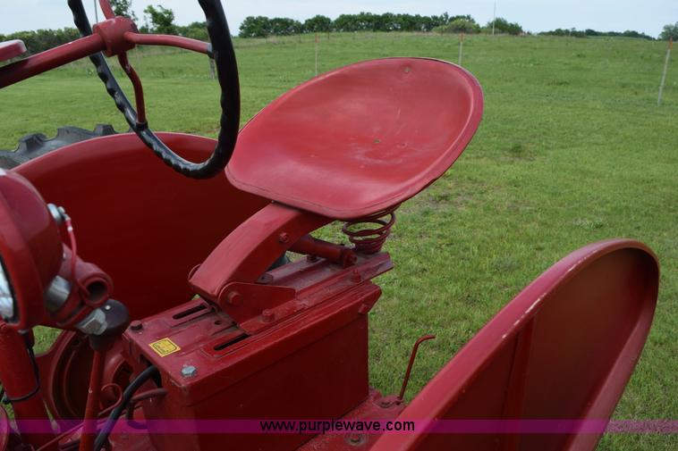 image for item H5049 Farmall Super H tractor