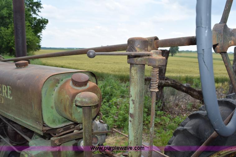 image for item H5052 1938 John Deere G tractor