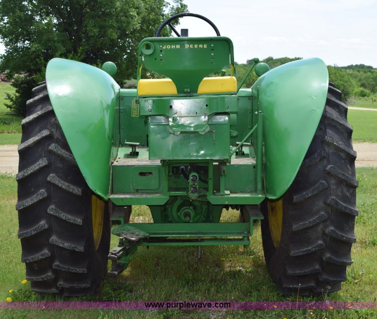 image for item H5053 1959 John Deere 830 tractor