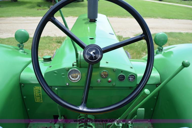 image for item H5053 1959 John Deere 830 tractor