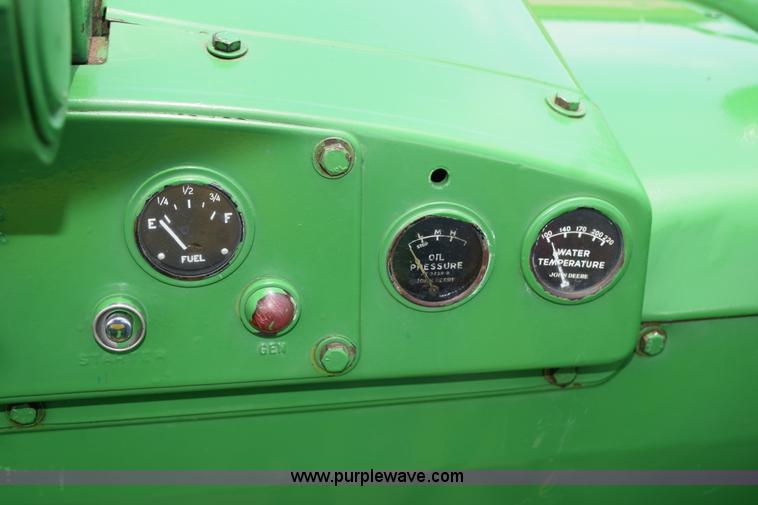 image for item H5053 1959 John Deere 830 tractor